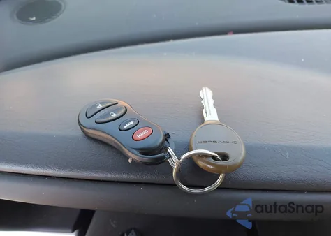 2005 Chrysler Sebring Touring из США, поврежденный, VIN 1C3EL55R45N658243